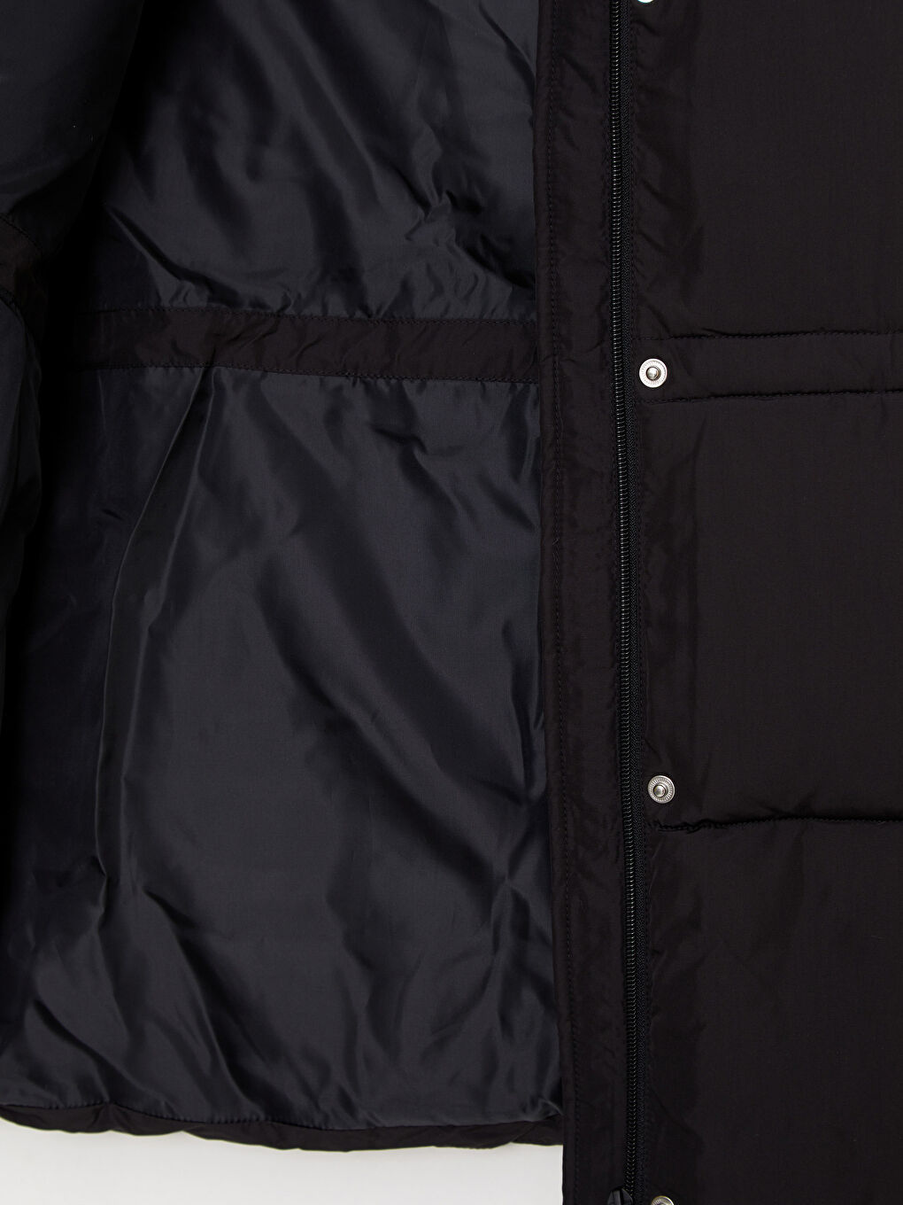 Женский дутый жилет с воротником-трубой и однотонным дизайном-7