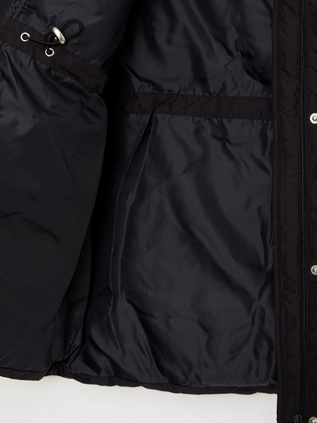 Женский дутый жилет с воротником-трубой и однотонным дизайном-8