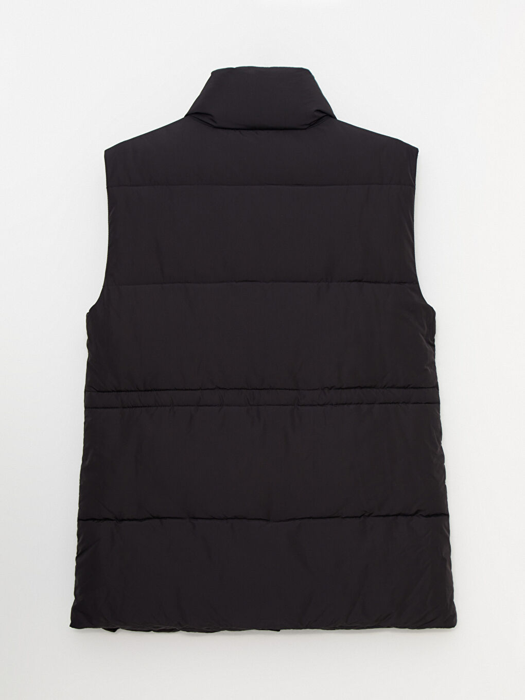 Женский дутый жилет с воротником-трубой и однотонным дизайном-9