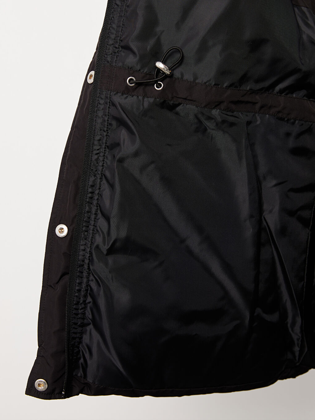 Женский дутый жилет с воротником-трубой и однотонным дизайном-4