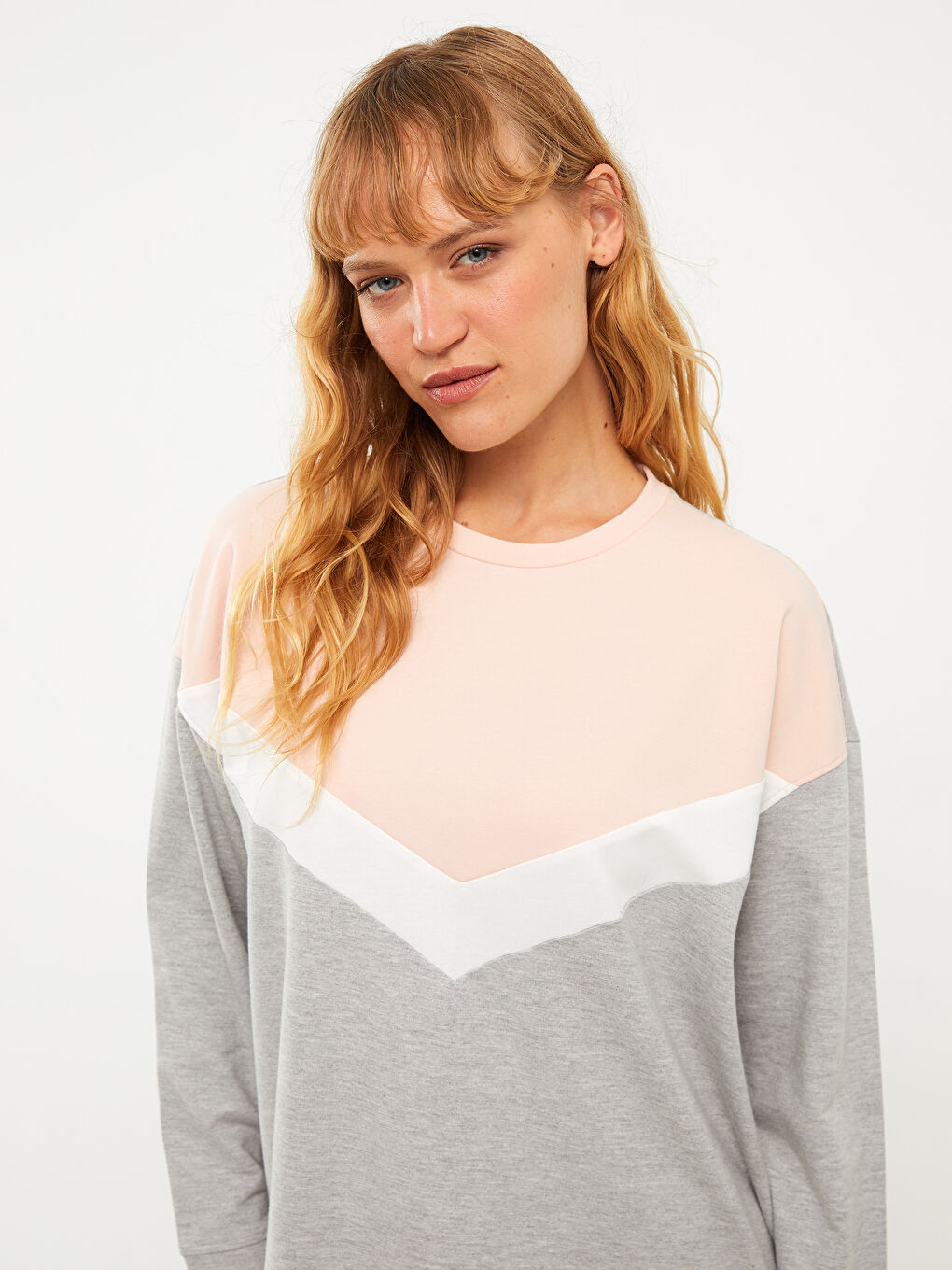 LCWAIKIKI Basic Rundhalsausschnitt Langarm Damen Sweatshirt-Tunika mit Farbblock -W24178Z8-LAL