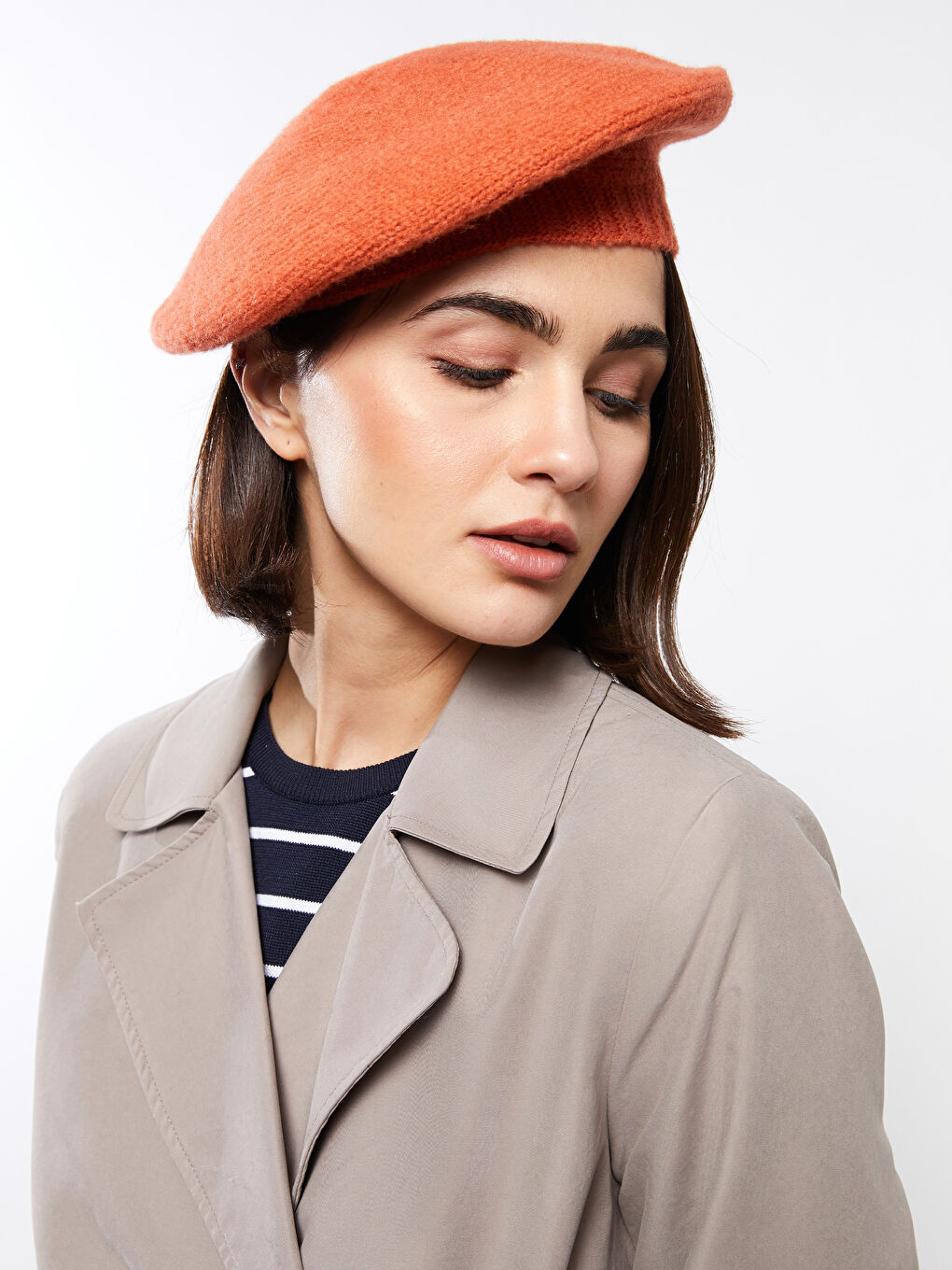 قبعة رسام محبوكة سادة للسيدات-1