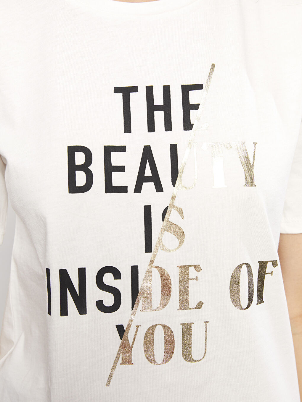 Ekru Bisiklet Yaka Baskılı Kısa Kollu Pamuklu Kadın Tişört-3