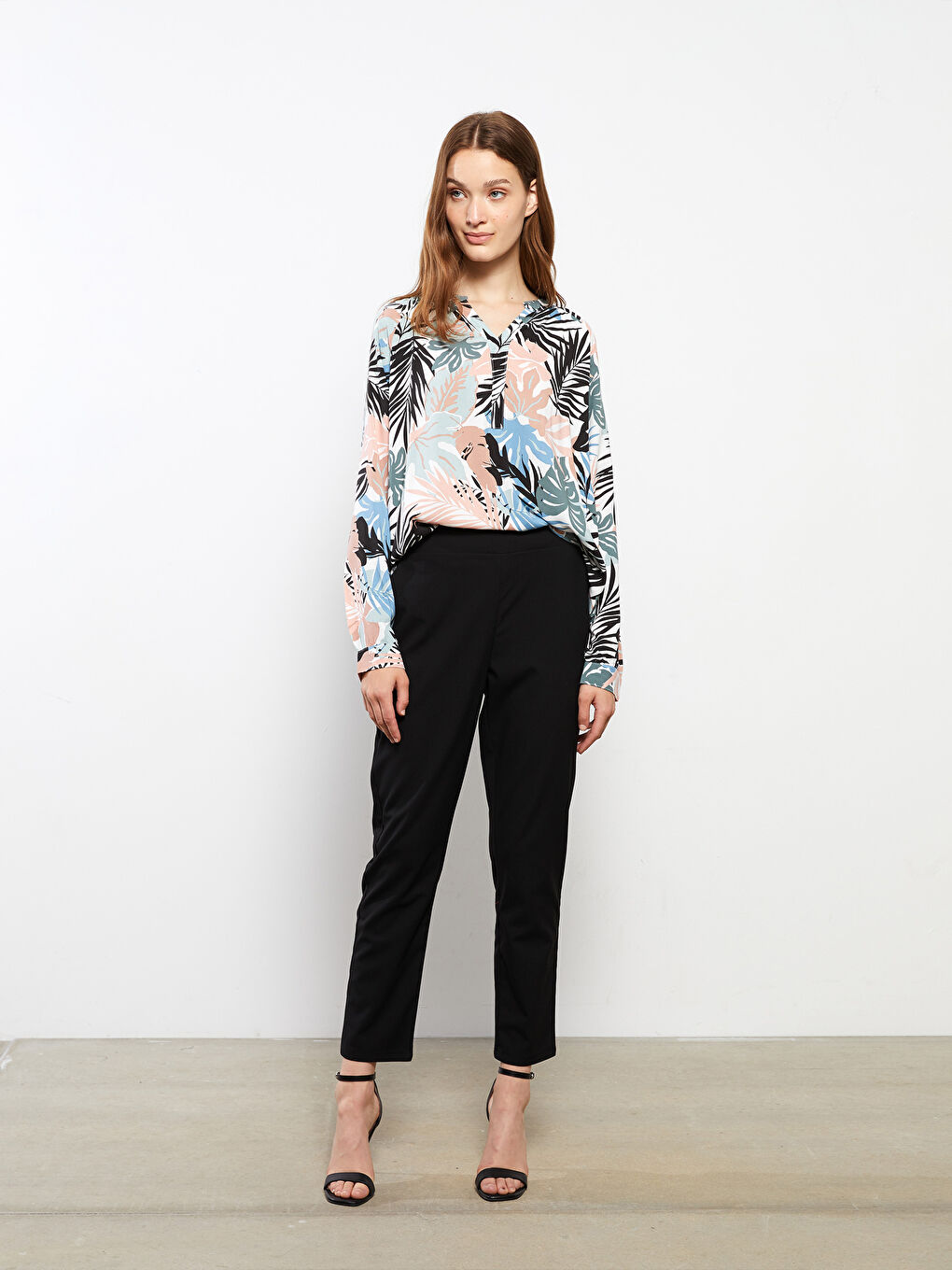 Women's Elastic Waist Relaxed Fit Regular Trousers-1