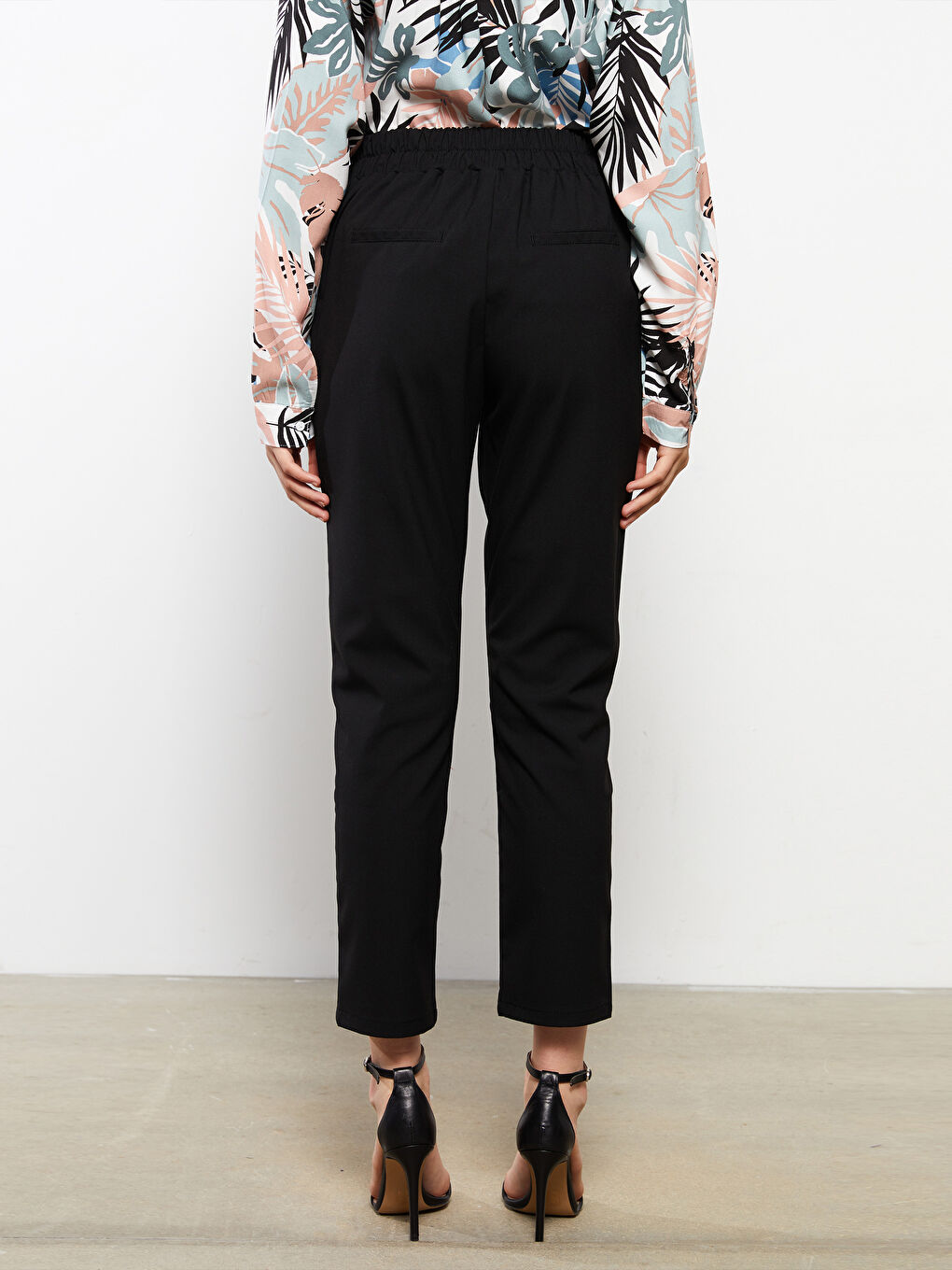 Women's Elastic Waist Relaxed Fit Regular Trousers-4