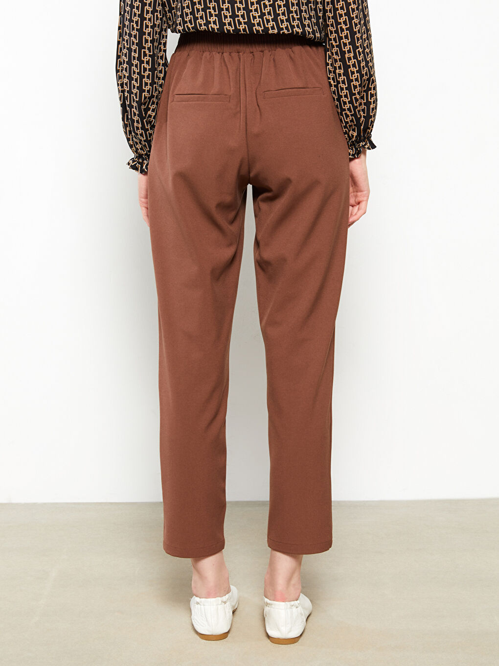 Kahverengi Kadın Beli Lastikli Rahat Kalıp Düz Pantolon-4