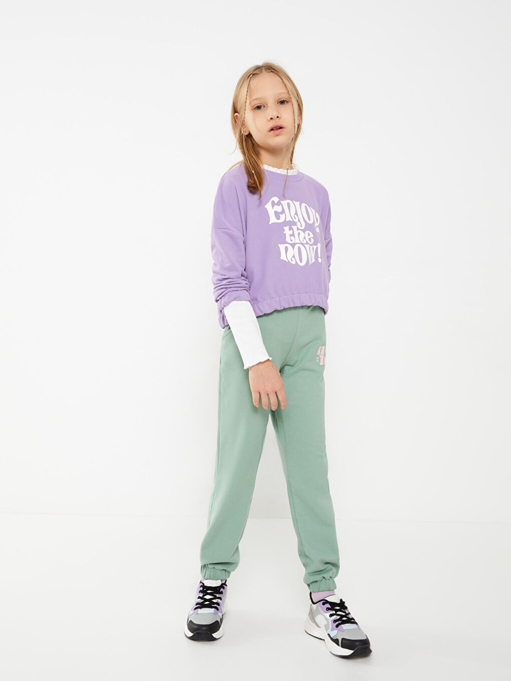 LCW Kids Crew Neck Printed Long Sleeve Girls' Sweatshirt -W24287Z4-GG9