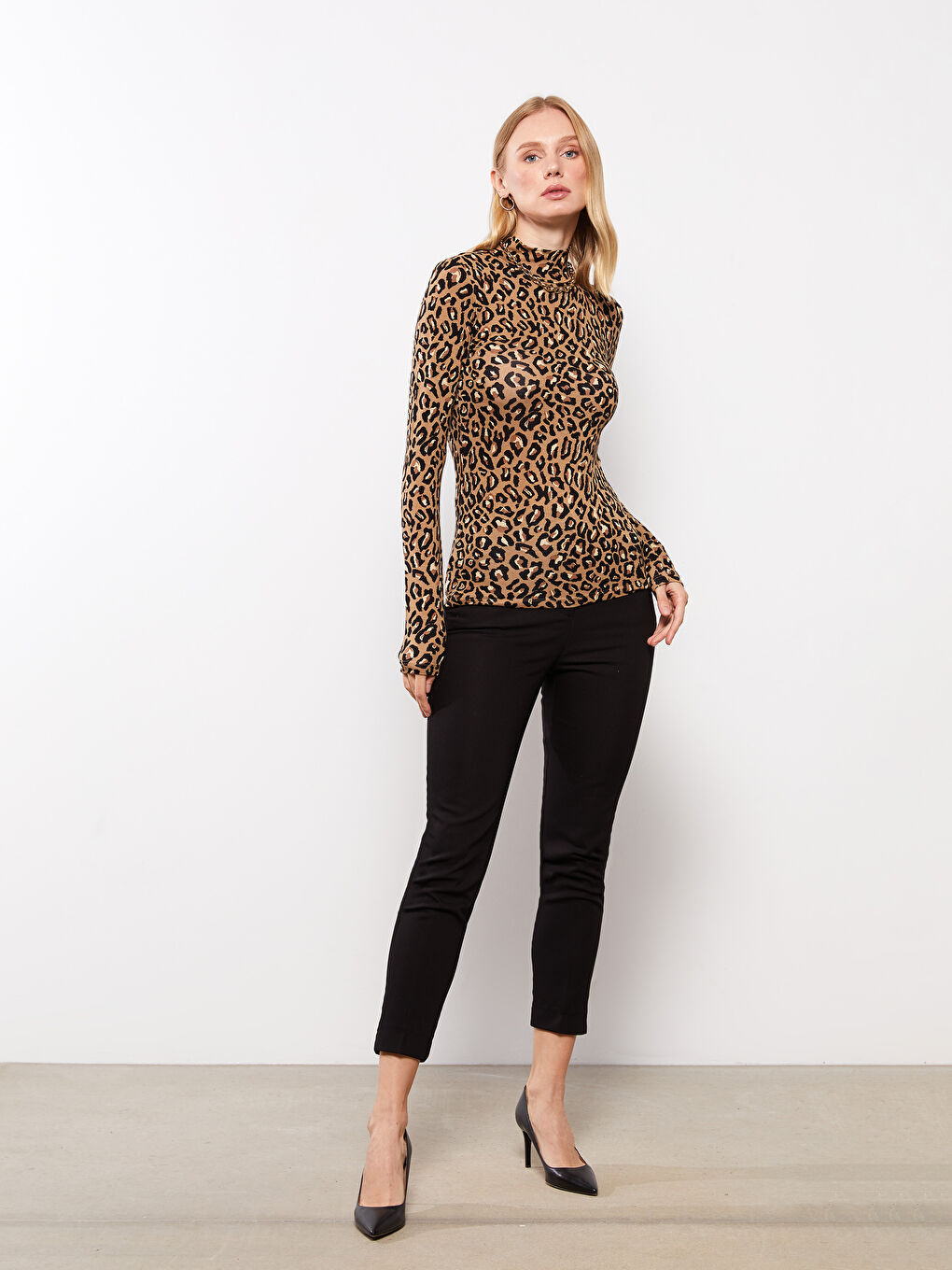 Karışık Dik Yaka Desenli Uzun Kollu Kadın Tişört-2