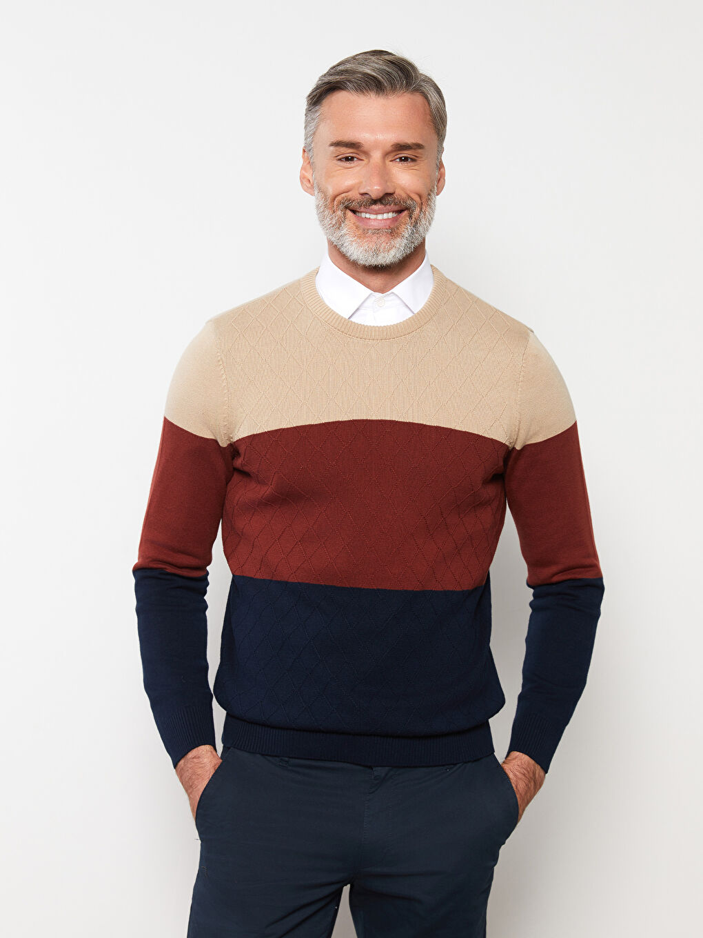 Džemper od trikotaže s okruglim izrezom, dugim rukavima i blok bojama za muškarce-1