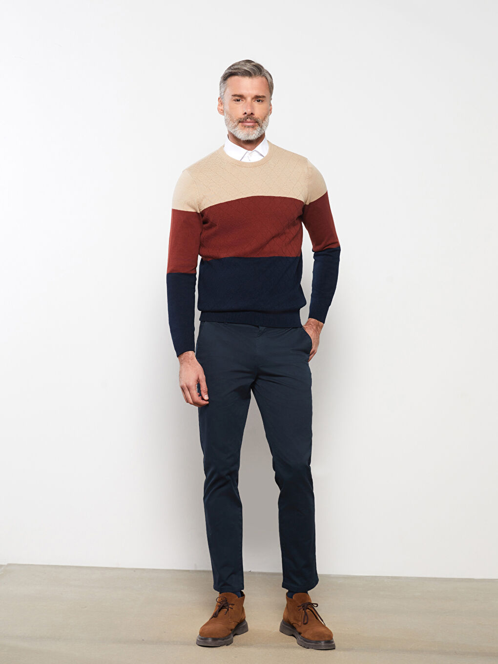 Džemper od trikotaže s okruglim izrezom, dugim rukavima i blok bojama za muškarce-2