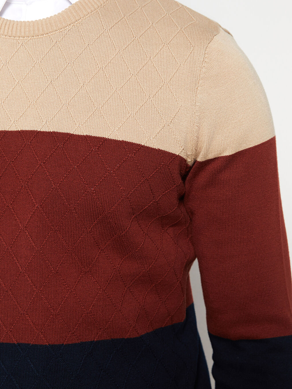 Džemper od trikotaže s okruglim izrezom, dugim rukavima i blok bojama za muškarce-3