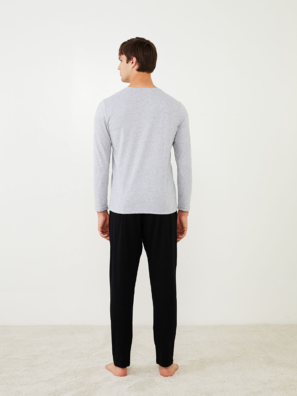 طقم بيجامة رجالي بقصة عادية-4