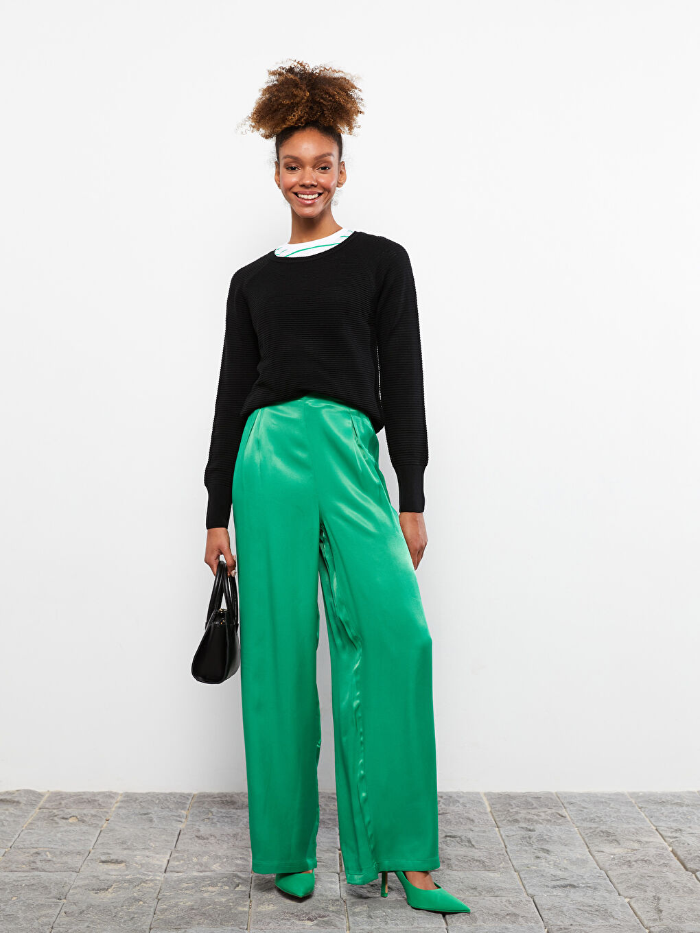 Siyah Bisiklet Yaka Kendinden Desenli Uzun Kollu Kadın Triko Kazak