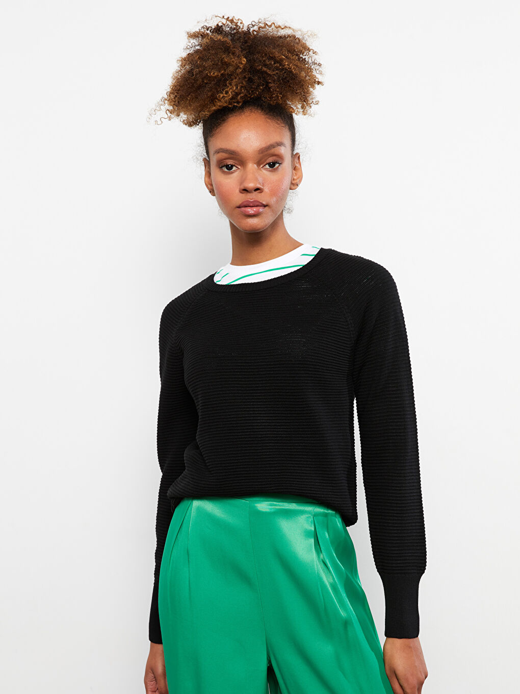 Siyah Bisiklet Yaka Kendinden Desenli Uzun Kollu Kadın Triko Kazak-2