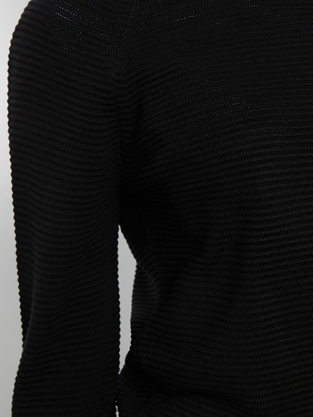 Siyah Bisiklet Yaka Kendinden Desenli Uzun Kollu Kadın Triko Kazak-3