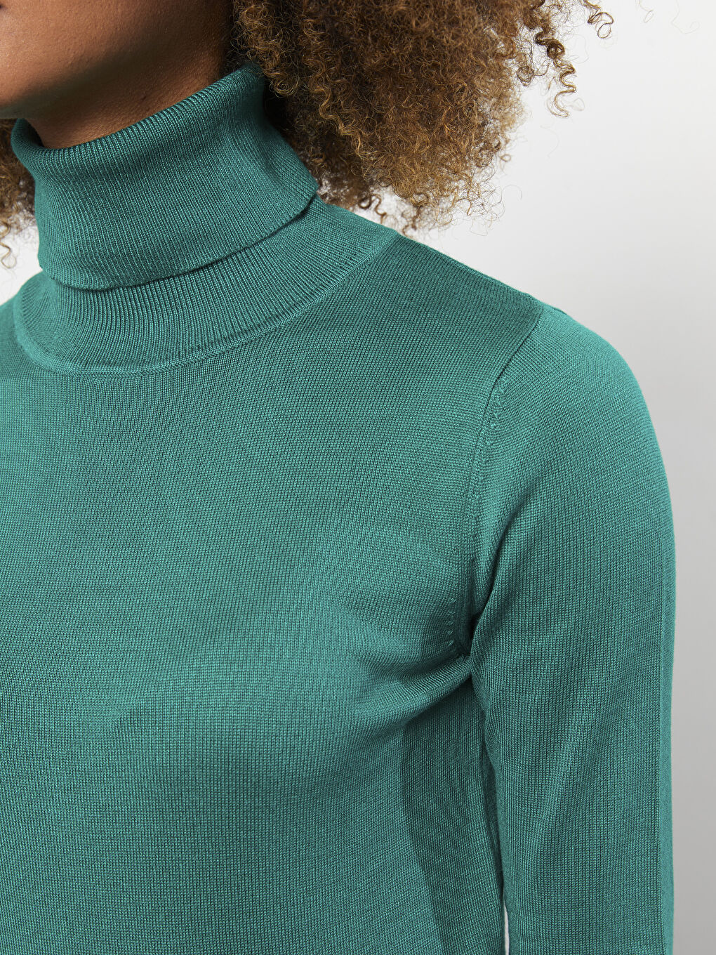 Әйелдерге арналған трикотаж биік жағалы өрнексіз ұзын жең жемпір-3