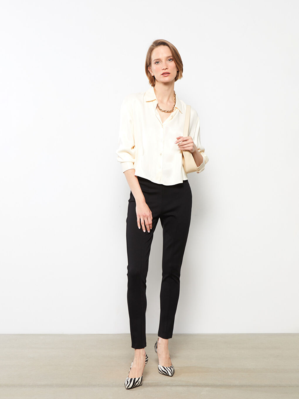 LCWAIKIKI Basic Ženske pantalone sa elastičnim strukom, jednostavne -W24618Z8-CVL