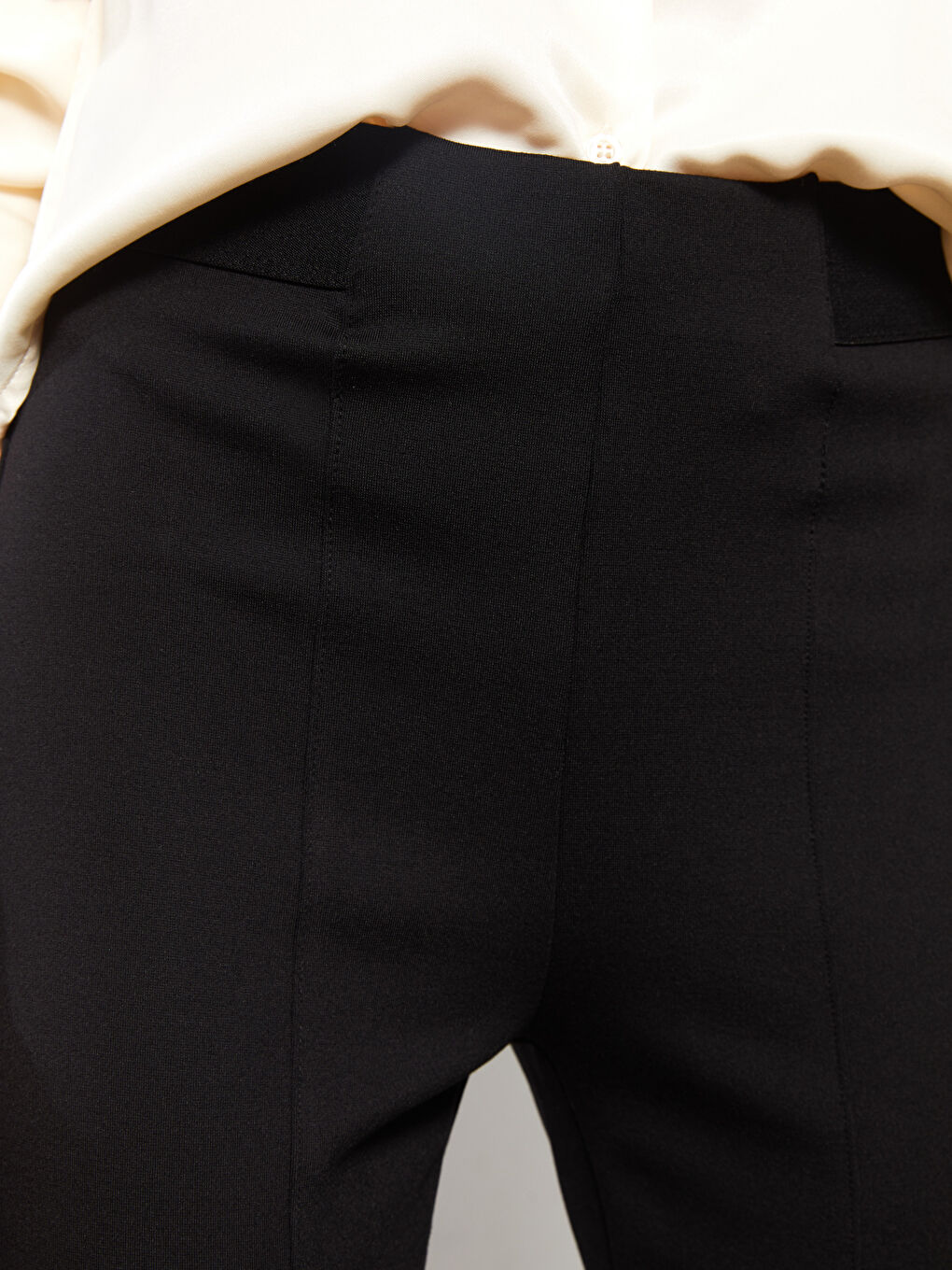 LCWAIKIKI Basic Ženske pantalone sa elastičnim strukom, jednostavne -W24618Z8-CVL