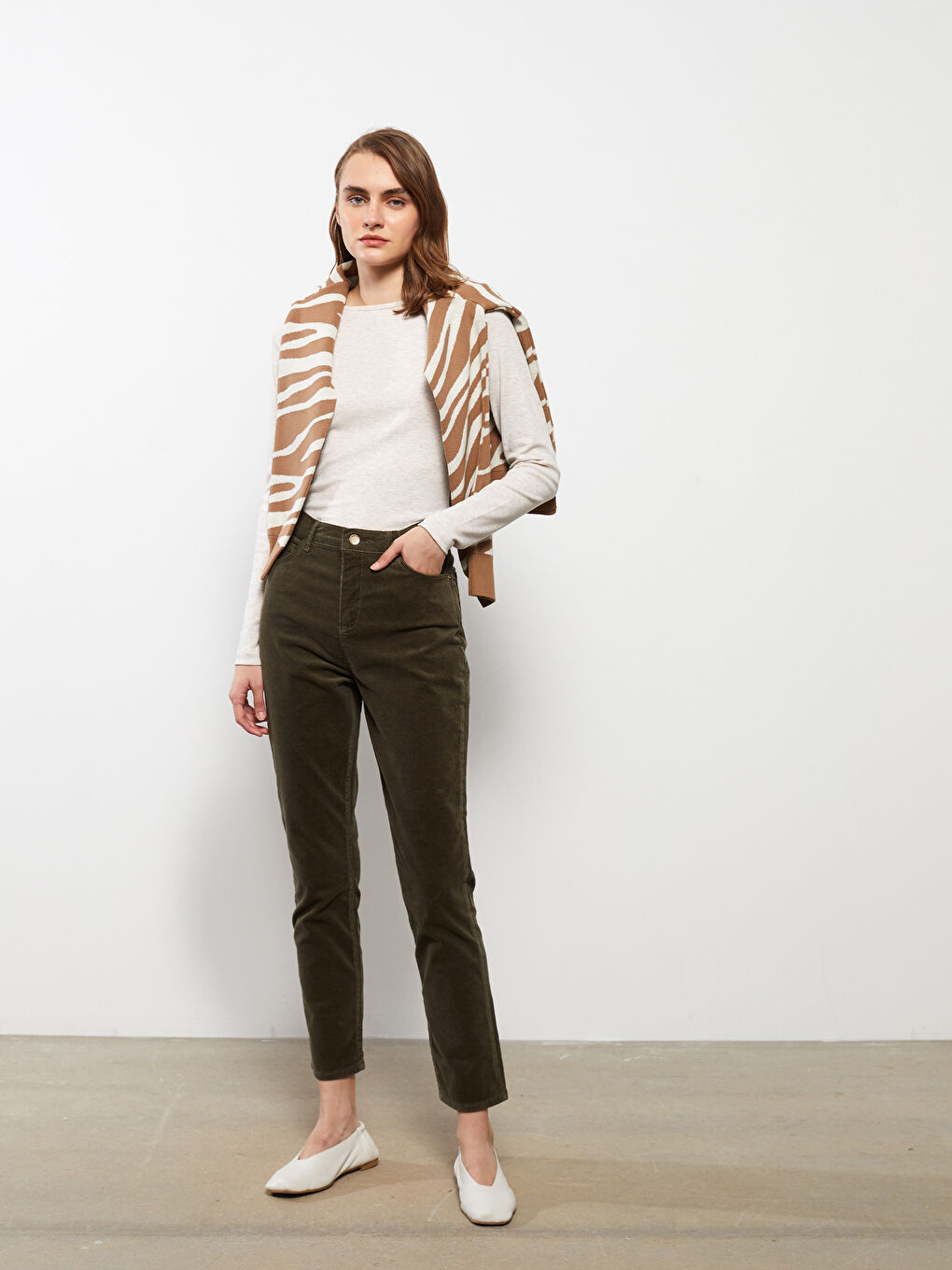 Pantaloni Corduroy Drepți Slim Fit Talie Normală pentru Femei