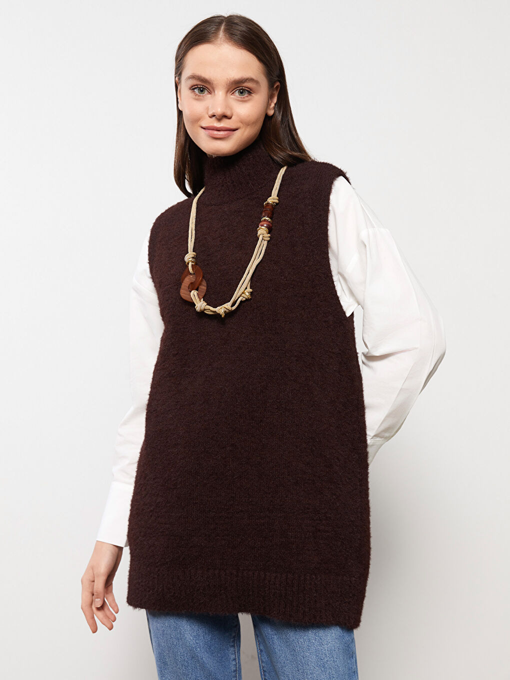 Kahverengi Dik Yaka Düz Triko Kadın Süveter