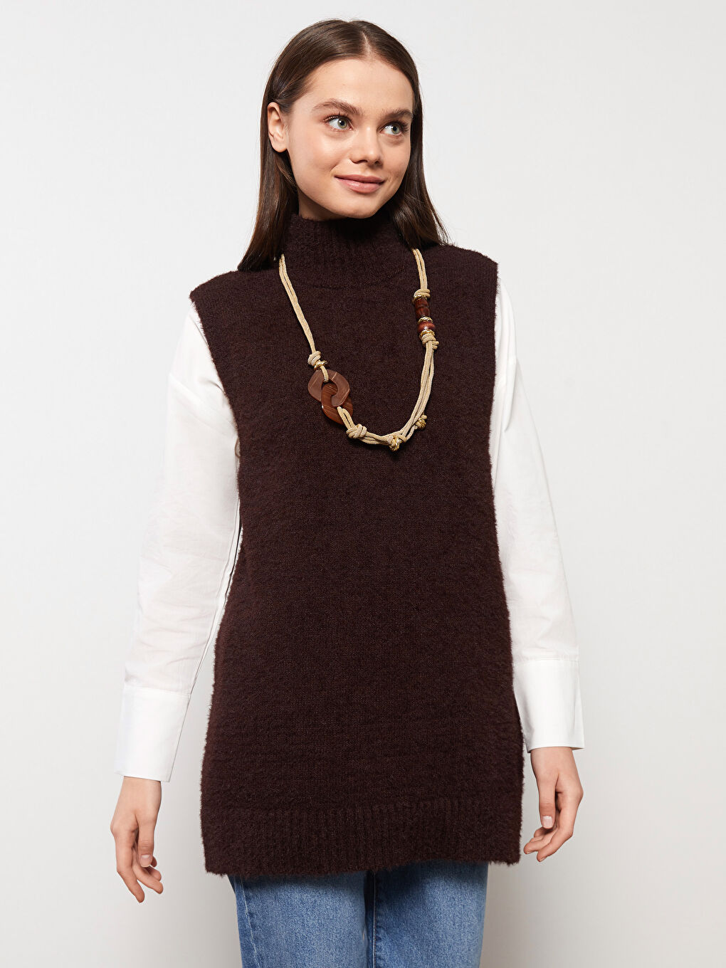 Kahverengi Dik Yaka Düz Triko Kadın Süveter-1