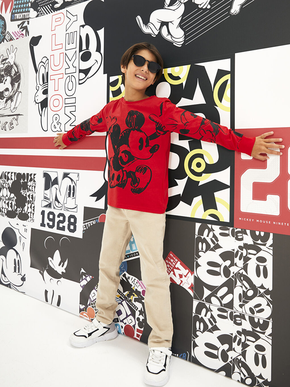 Kırmızı Bisiklet Yaka Mickey Mouse Baskılı Uzun Kollu Erkek Çocuk Tişört-1