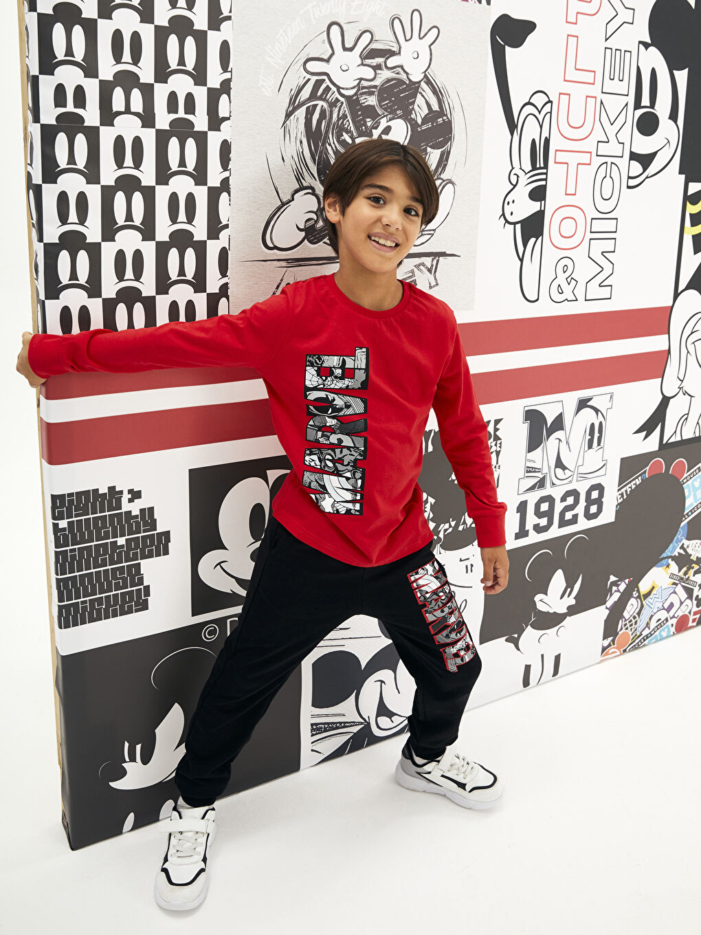 Kırmızı Bisiklet Yaka Marvel Baskılı Uzun Kollu Erkek Çocuk Sweatshirt ve Eşofman Altı