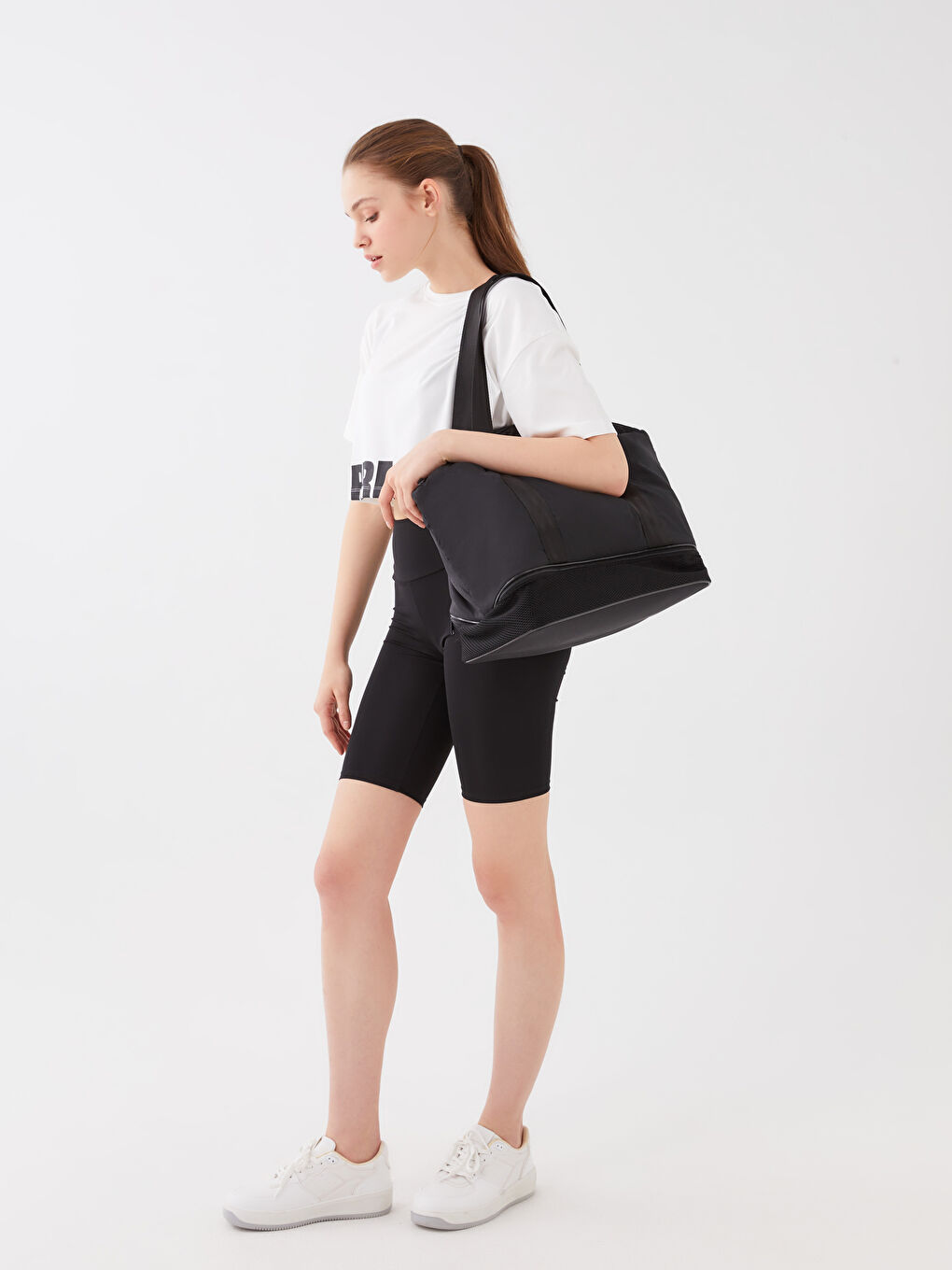 Siyah Paraşüt Kumaş Yazı Baskılı Kadın Spor Çantası-2