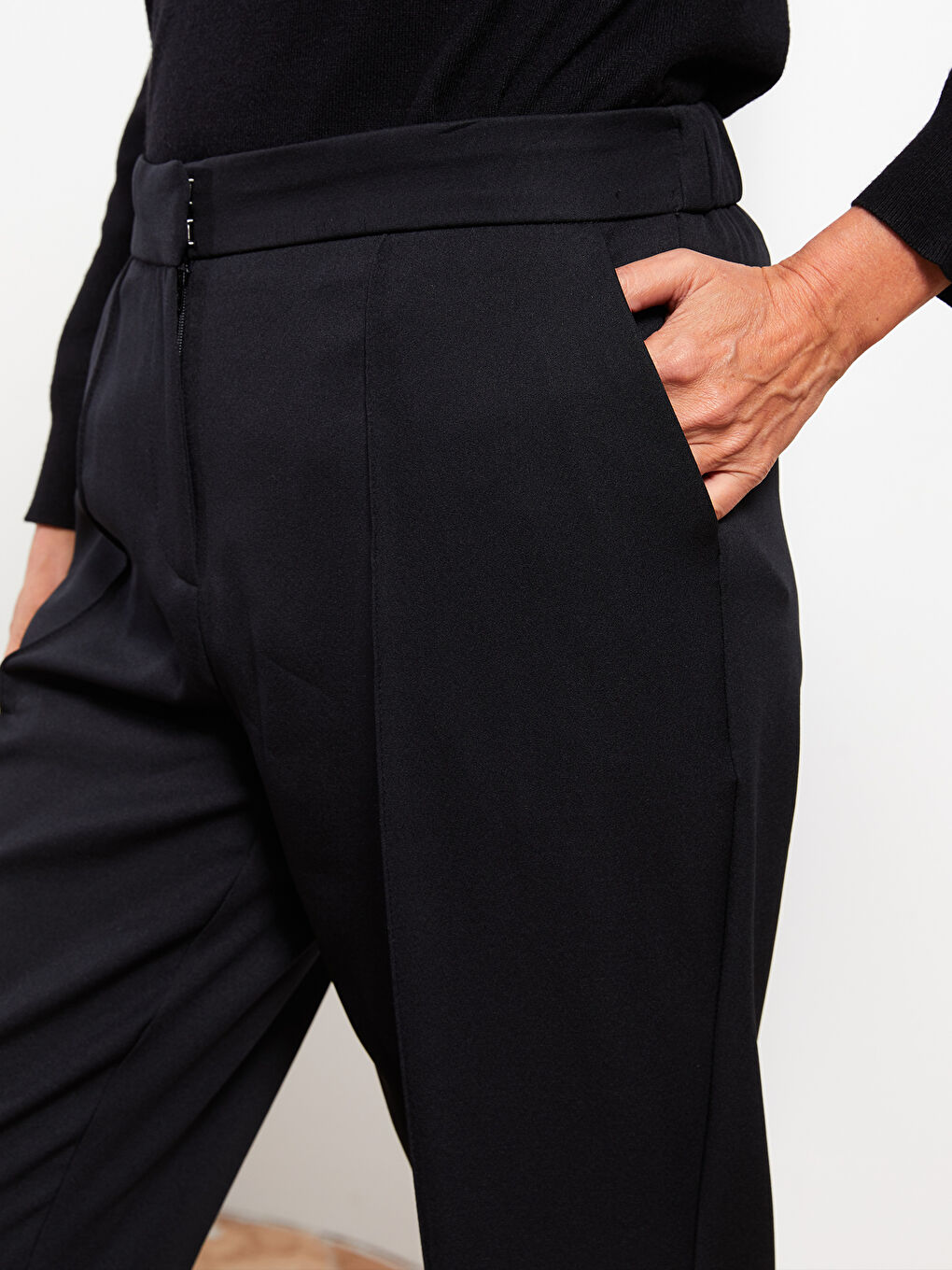 Women's Standard Fit Plain Trousers-4