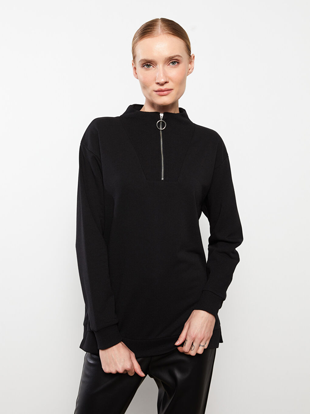 Siyah Dik Yaka Düz Uzun Kollu Kadın Sweatshirt-1