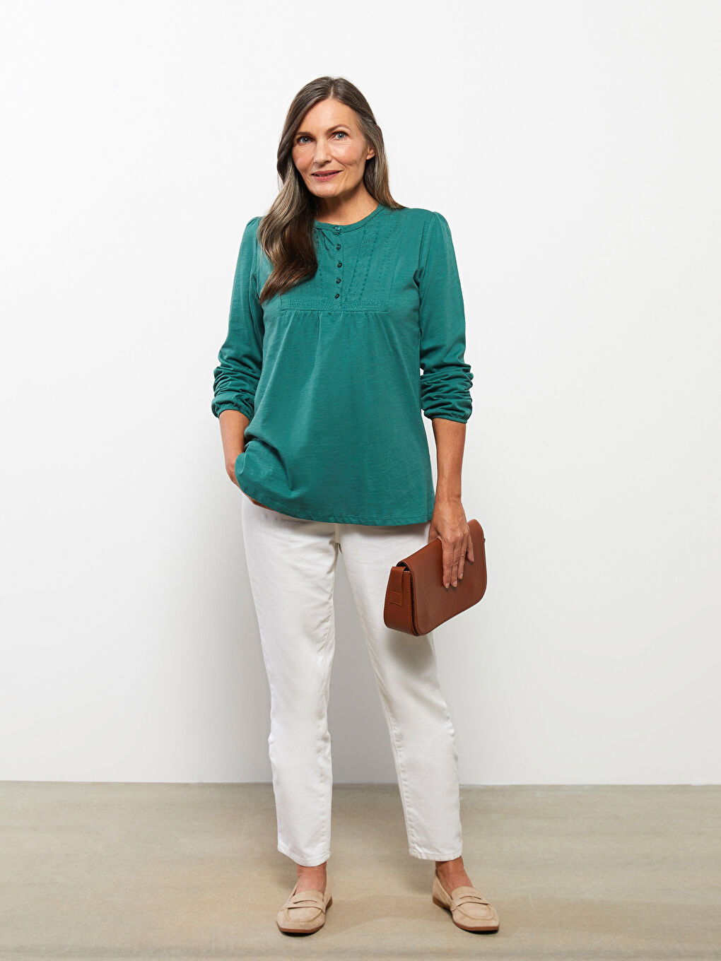 Yeşil Bisiklet Yaka Nakışlı Uzun Kollu Pamuklu Kadın Tişört-1