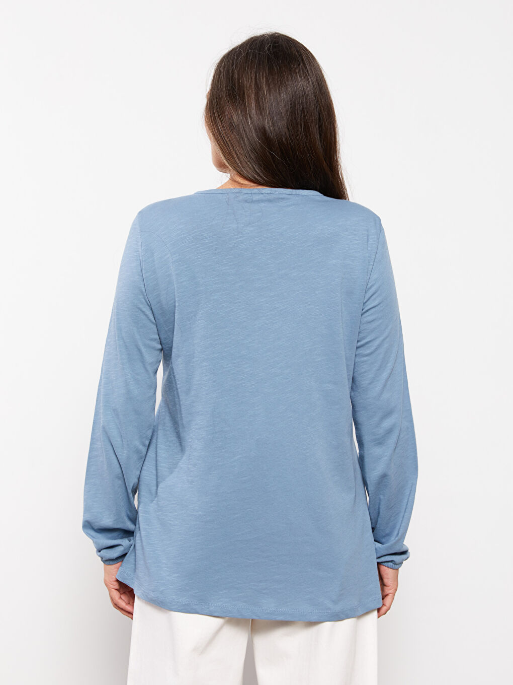 Mavi Bağlamalı Yaka Nakışlı Uzun Kollu Kadın Bluz-4