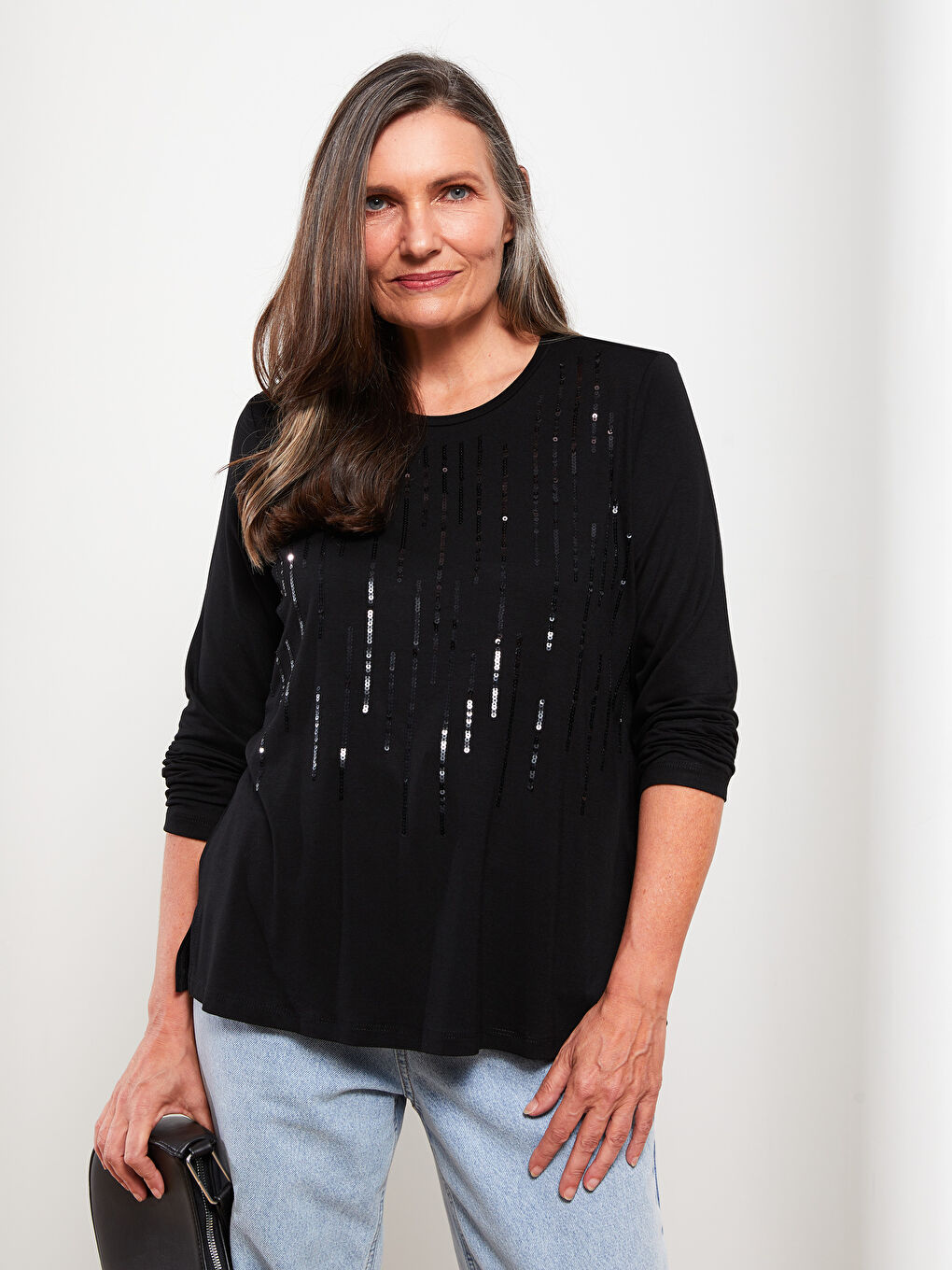 Siyah Bisiklet Yaka Pul Payet İşlemeli Uzun Kollu Kadın Bluz-1