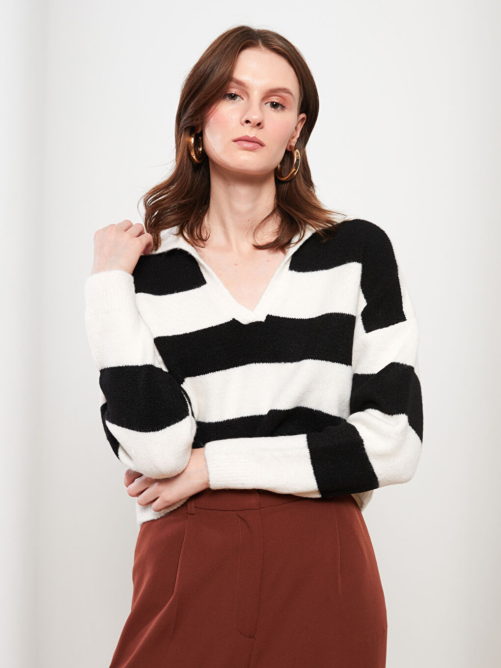 Әйелдерге арналған түрлі-түсті трикотаж поло жағалы ұзын жең жемпір-2