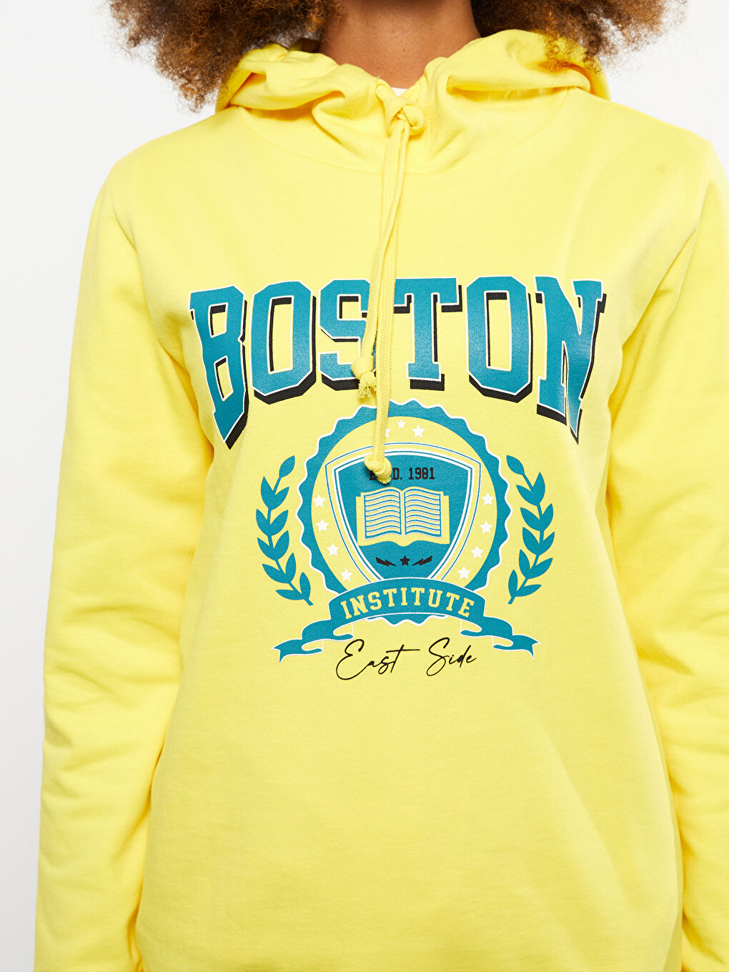 Sarı Kapüşonlu Baskılı Uzun Kollu Kadın Sweatshirt-3