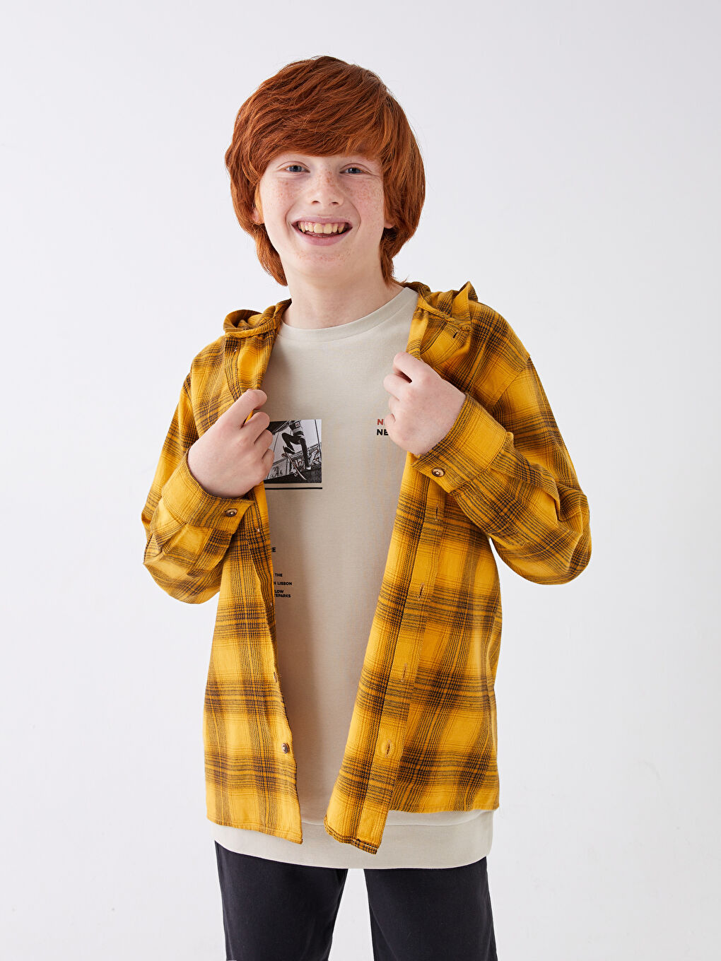 LCW Kids Comfortable Fit Hooded Gabardine Boy Shirt -W25143Z4-LQ2