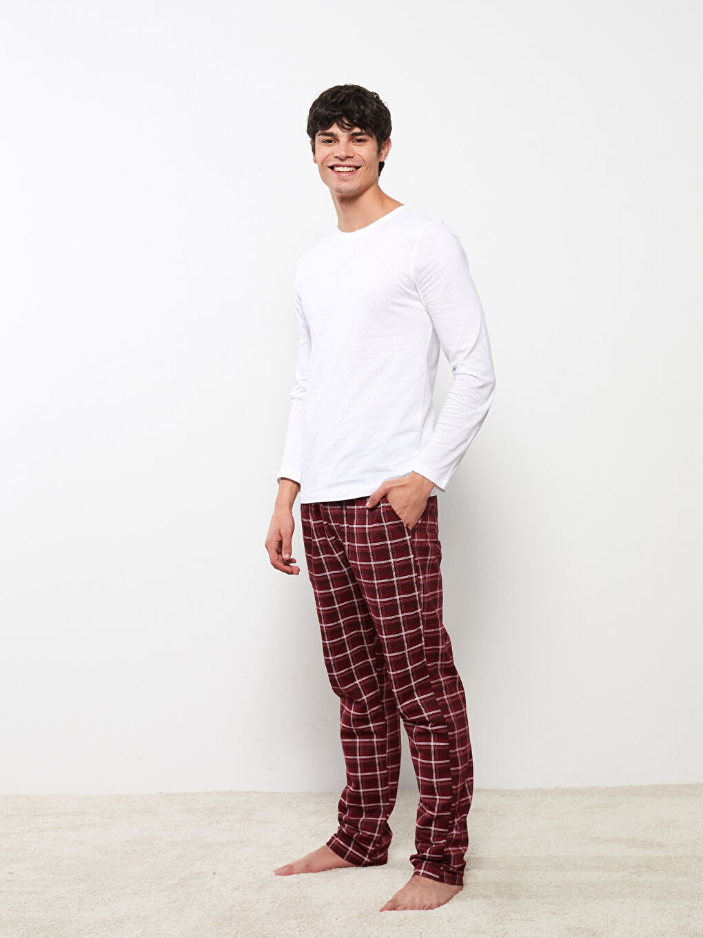 Мужские пижамные брюки в клетку стандартного кроя-1