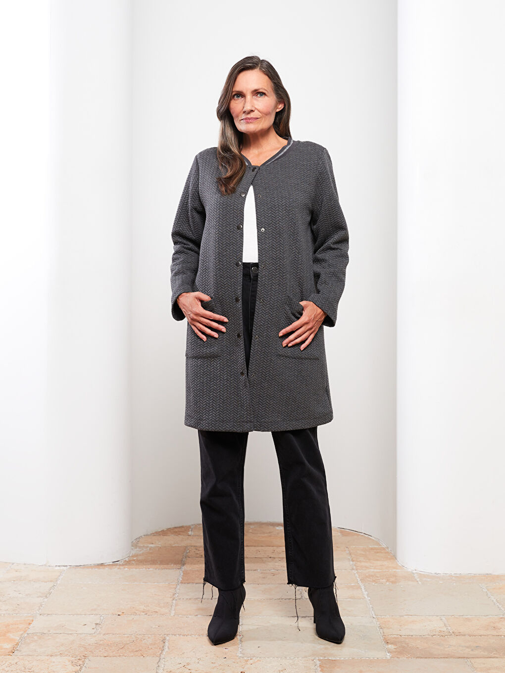 Antrasit Kolej Yaka Kendinden Desenli Uzun Kollu Kadın Hırka