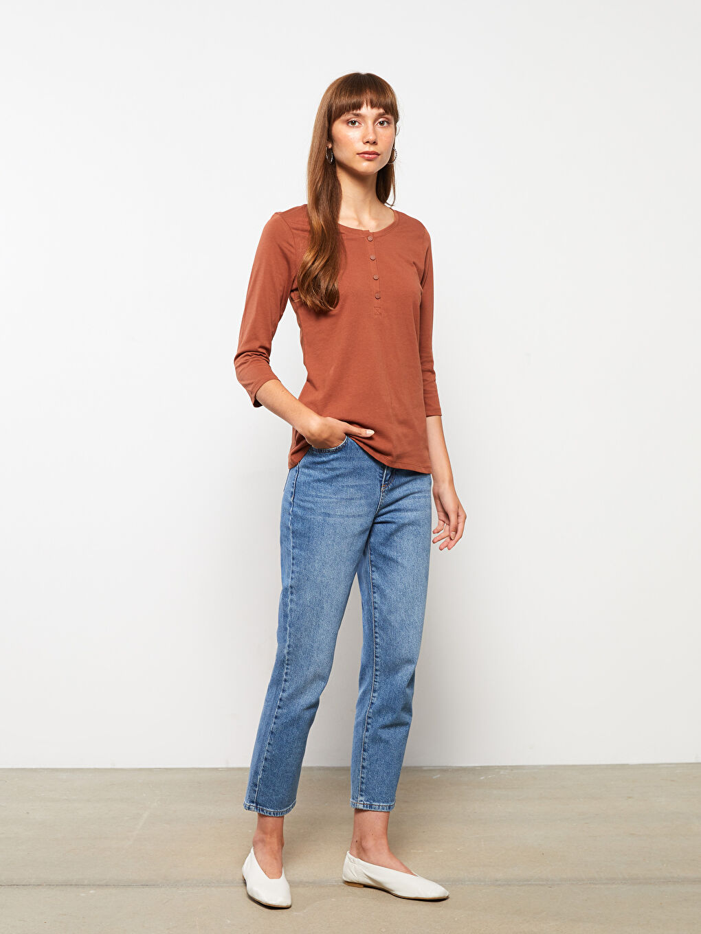 Kahverengi Bisiklet Yaka Düz Pamuklu Kadın Tişört-2