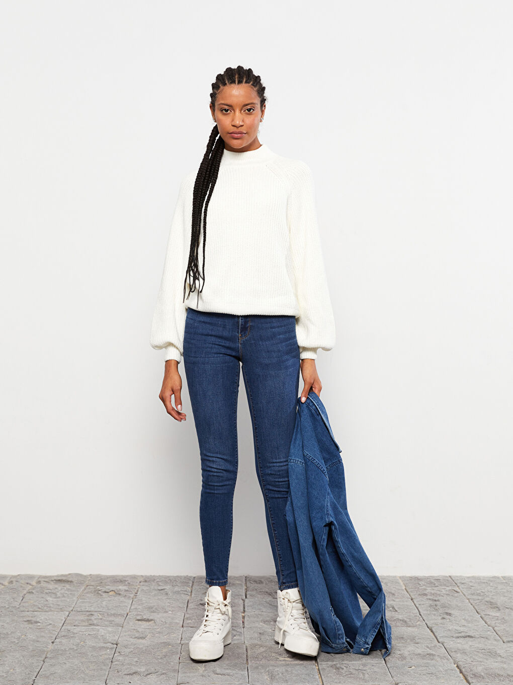 LCW Jeans پانتۆڵ جینز ڕۆدیۆ كه‌مه‌ر بەرز مەركوری باریکەڵە جیب ڕاست وردەکاری بۆ ژنان -W25273Z8-507