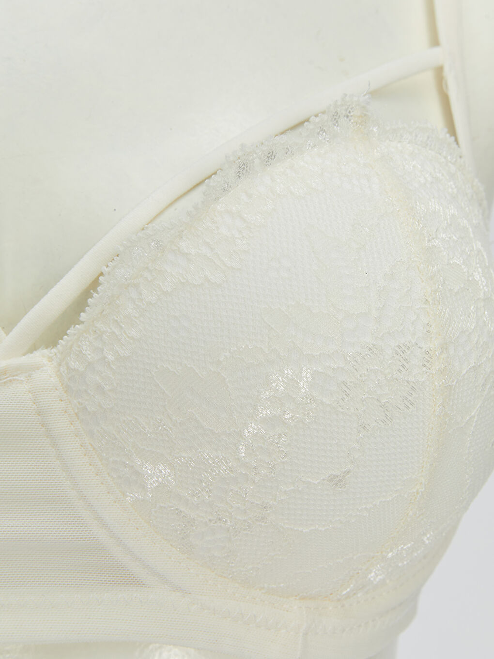 Underwire Half Padded Lace Detailed Bra-2