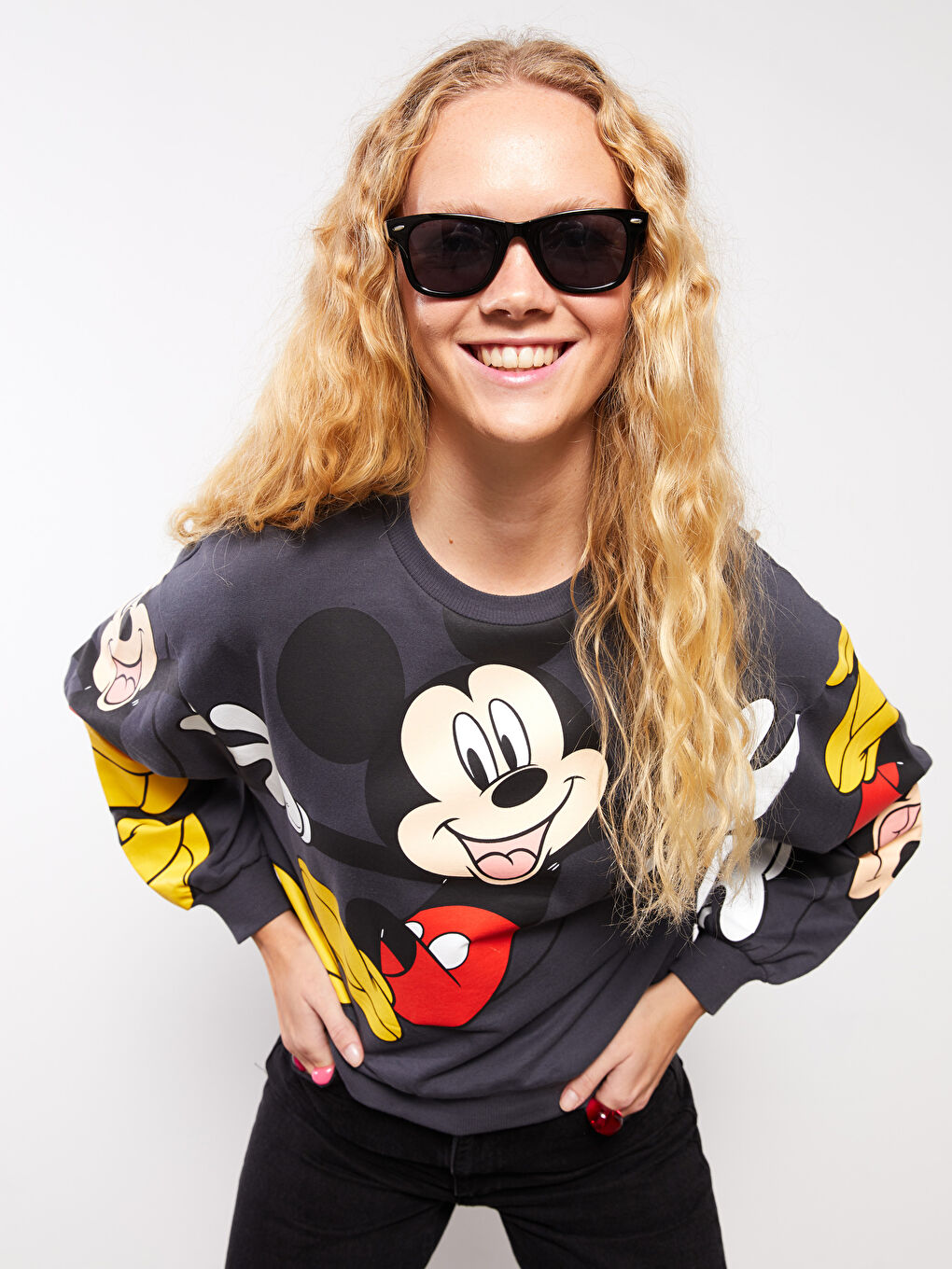 Antrasit Bisiklet Yaka Mickey Mouse Baskılı Uzun Kollu Pamuklu Kadın Sweatshirt