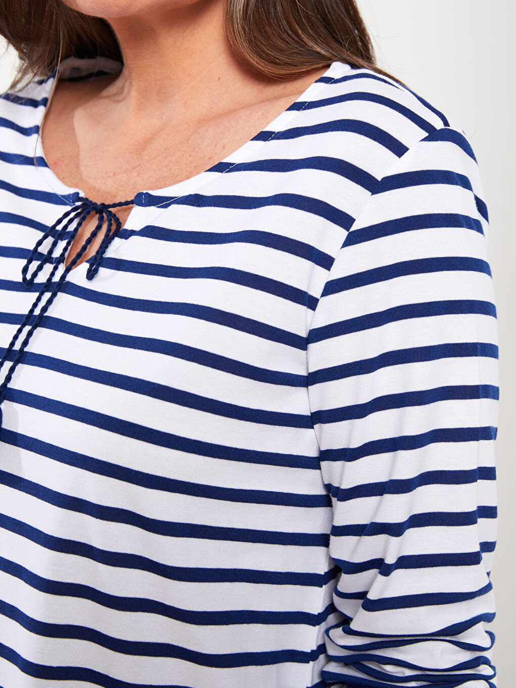 Lacivert Bağlamalı Yaka Çizgili Uzun Kollu Kadın Bluz-3