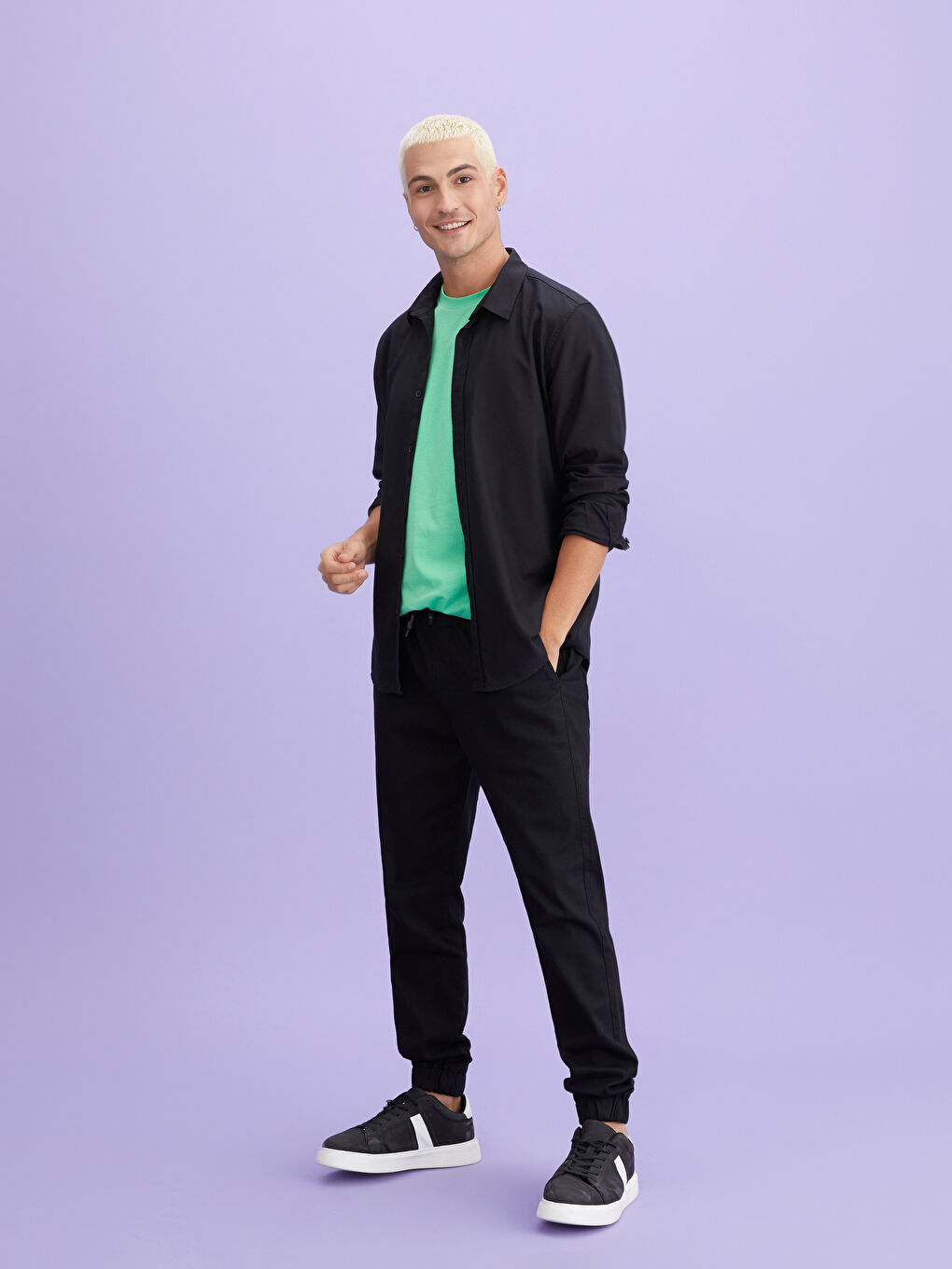 Ерлерге арналған тар пішім ұзын жең саржа жейде