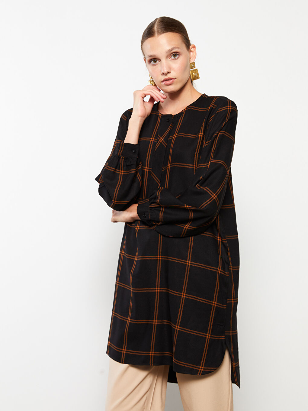 LCWAIKIKI Classic Туника за жени с кръгло деколте, каре, дълъг ръкав, вискоза -W25506Z8-LKX