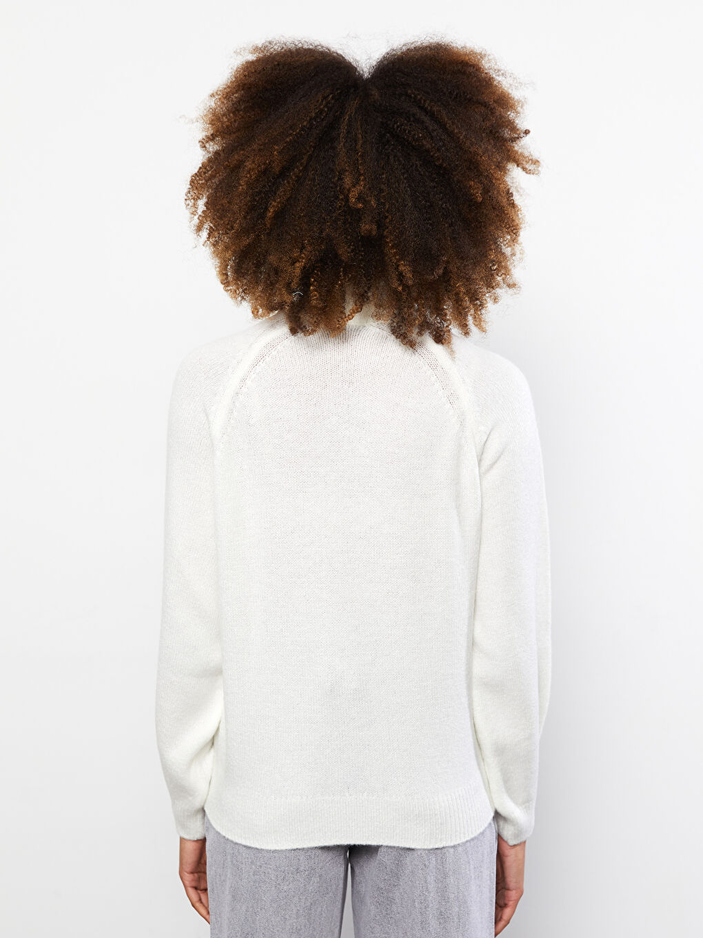 بلوفر تريكو بياقة هاي نيك للسيدات-5