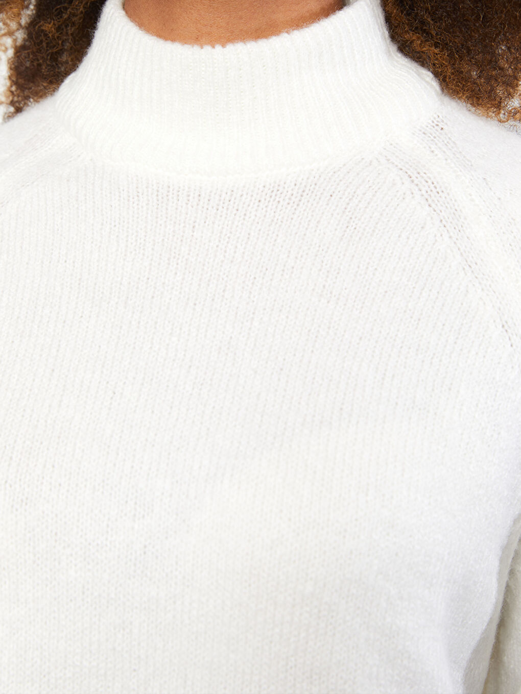 بلوفر تريكو بياقة هاي نيك للسيدات-3