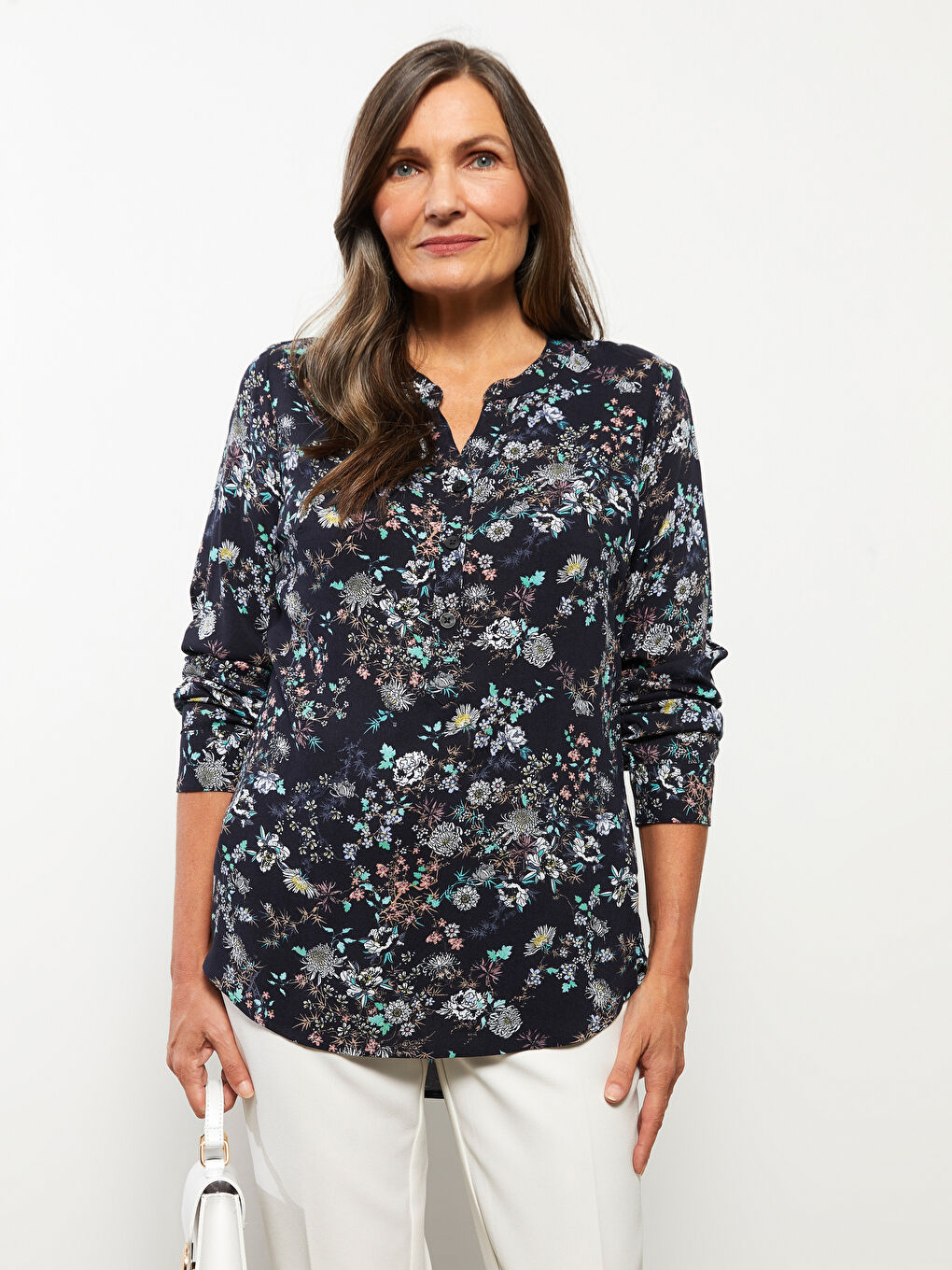 İndigo Kaçık Yaka Çiçekli Uzun Kollu Viskon Kadın Bluz-2