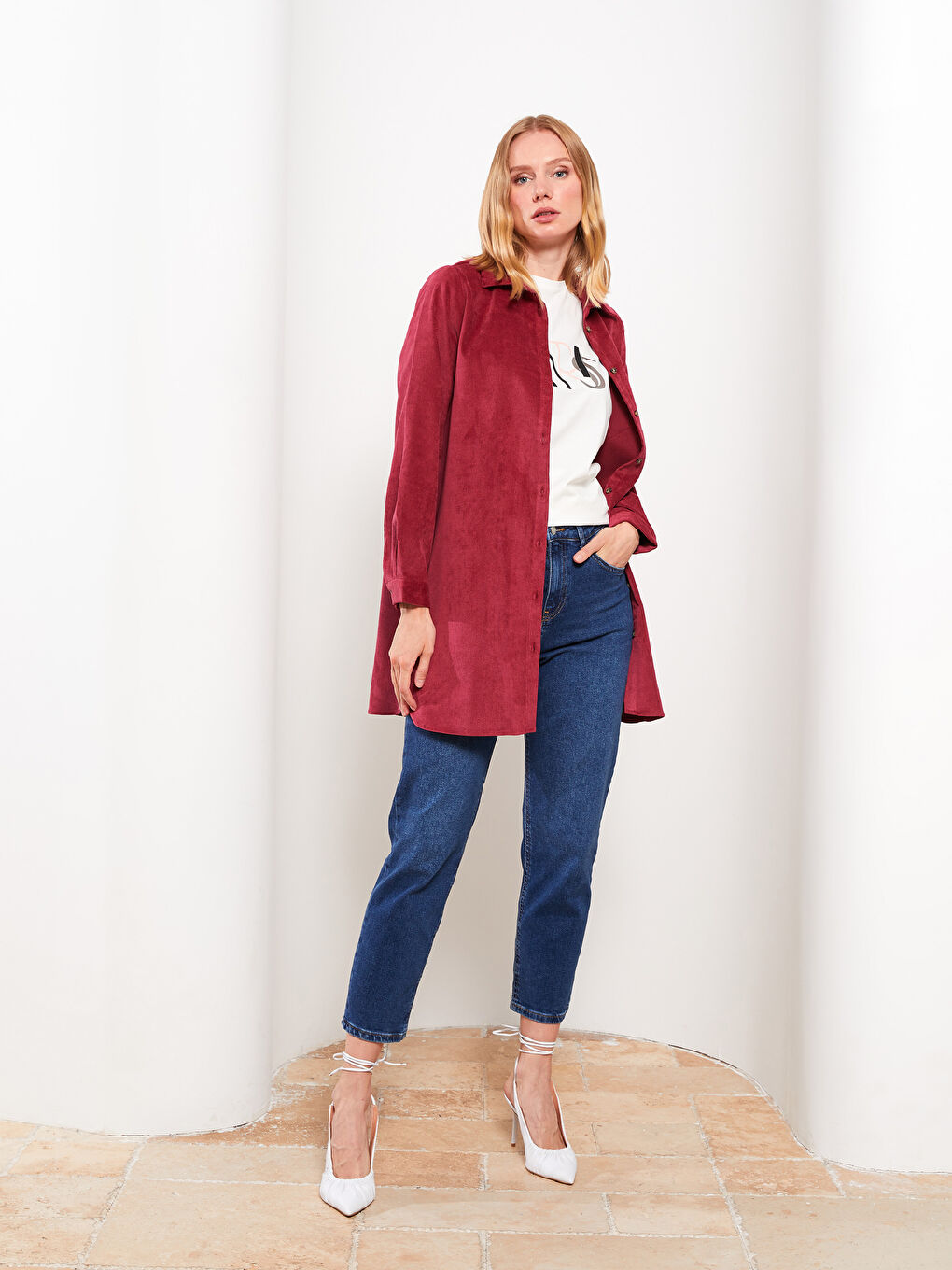 İndigo Slim Fit Düz Cep Detaylı Kadın Jean Pantolon-1