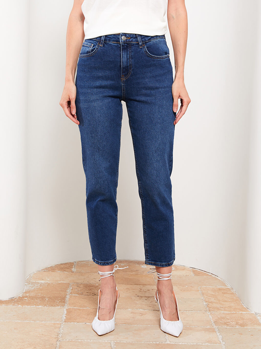 İndigo Slim Fit Düz Cep Detaylı Kadın Jean Pantolon-3